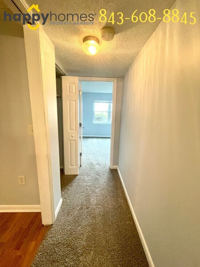 Building Photo - Updated 3 Bedroom, 2 Bath Condo in Carolina Cove of West Ashley!