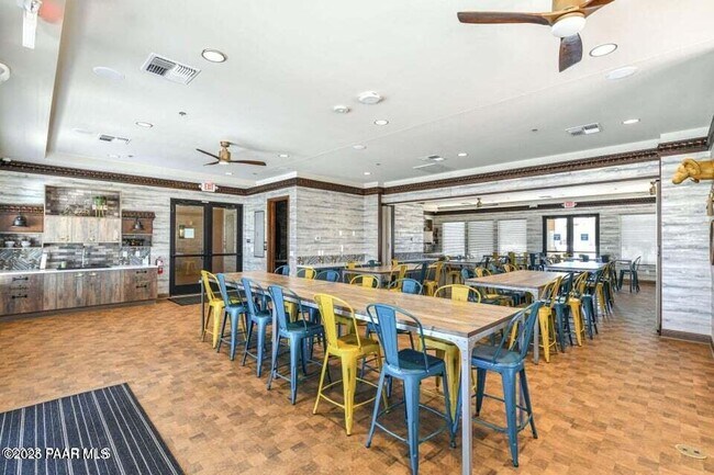 Building Photo - 6236 E Stafford St