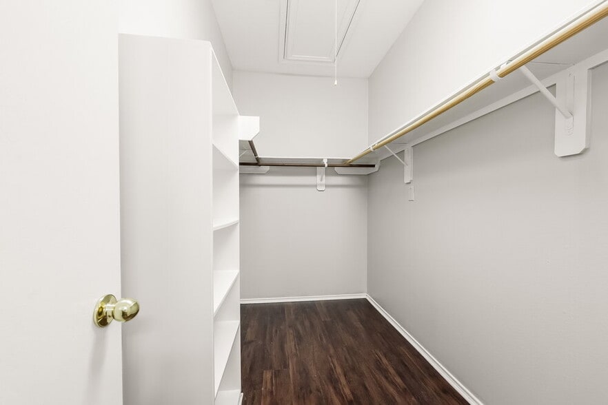 Building Photo - 1811 Adobe Stone Dr