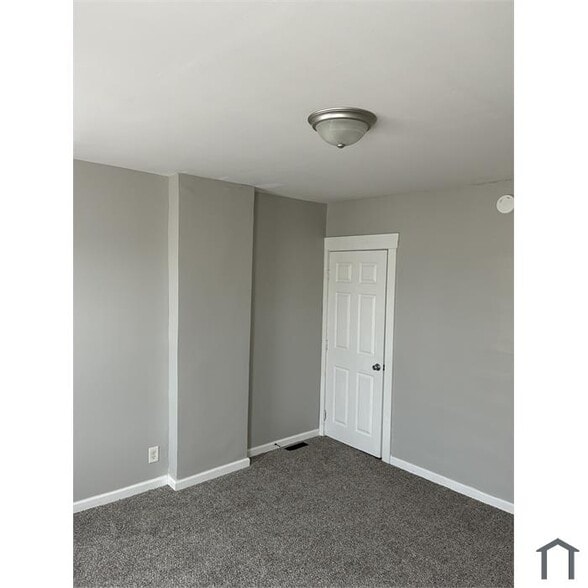 Building Photo - 210 S Yale Ave