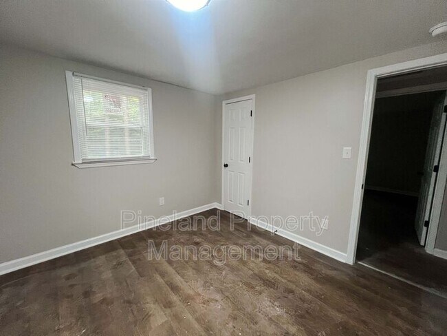 Building Photo - 2155 Goins Dr