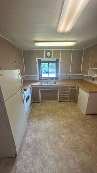 Building Photo - 3 Bedrooms, 1 Bathroom & w/upper loft Single Family with Garage - Staples