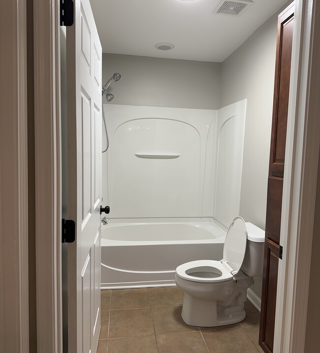 Building Photo - Charming 2-Bedroom Townhome in 'The Commons', Hanahan, S.C.