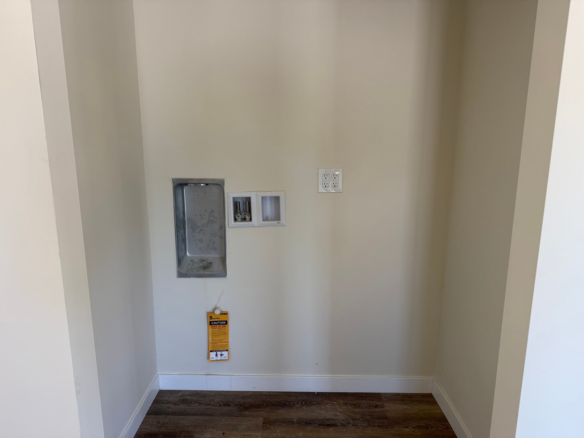 Building Photo - 1653 W 204th St