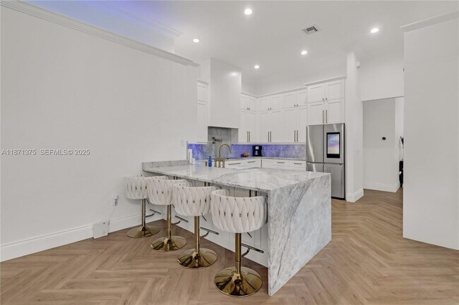 Building Photo - 5478 SW 189th Ave