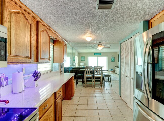 Building Photo - 2294 Ocean Shore Blvd