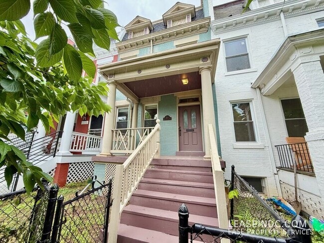 Primary Photo - 1937 1st St NW