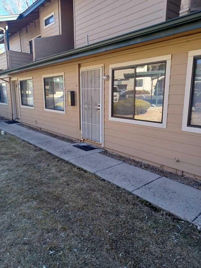 Building Photo - 3200 S Litzler Dr