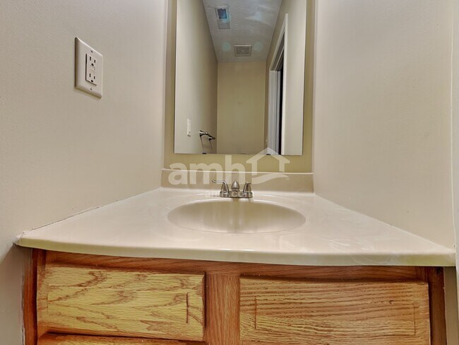 Building Photo - 3162 Bridlerun Dr