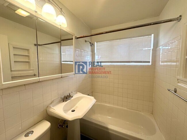 Building Photo - 3290 Leyden St