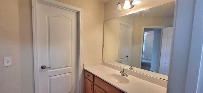 Building Photo - 1649 Sentinel View Dr NW