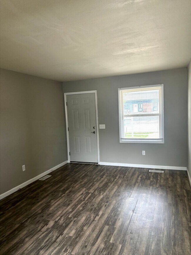 Building Photo - 100 Arlington Way