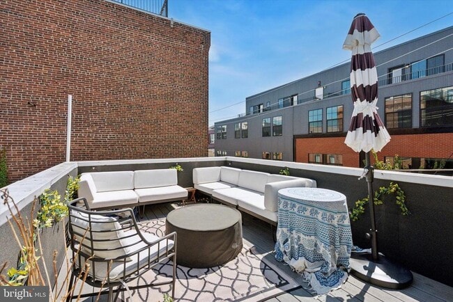 Building Photo - 921 N 28th St