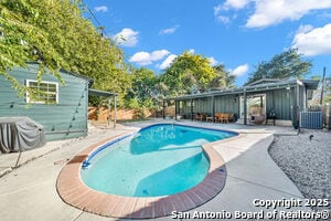 Building Photo - 767 E Myrtle St