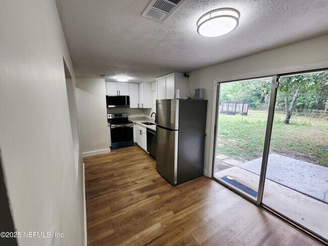 Building Photo - 10235 Monaco Dr
