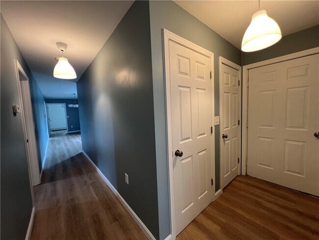 Building Photo - 9 Turner Ave