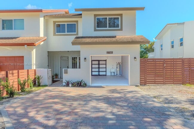 Building Photo - 2795 N 40th Ave