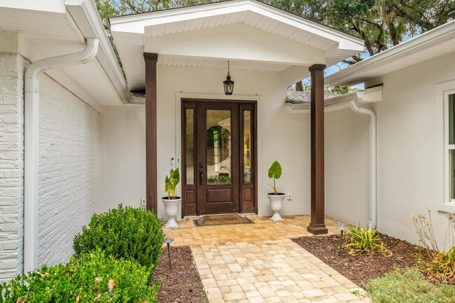 Building Photo - 605 Waverly Rd