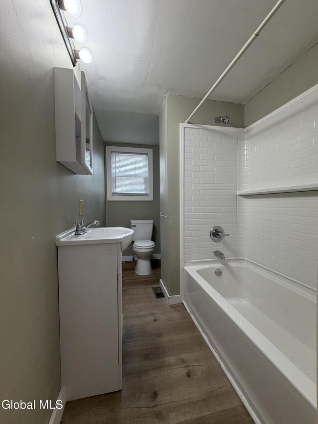 Building Photo - 20 Baldwin Ave