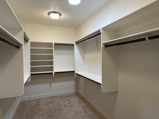 Building Photo - 7115 Vista Terraza Dr NW