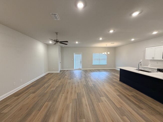 Building Photo - 7307 Hawkins Mnr