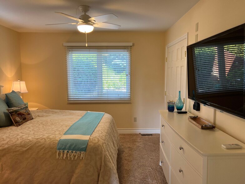 Building Photo - 1318 San Rafael Ave