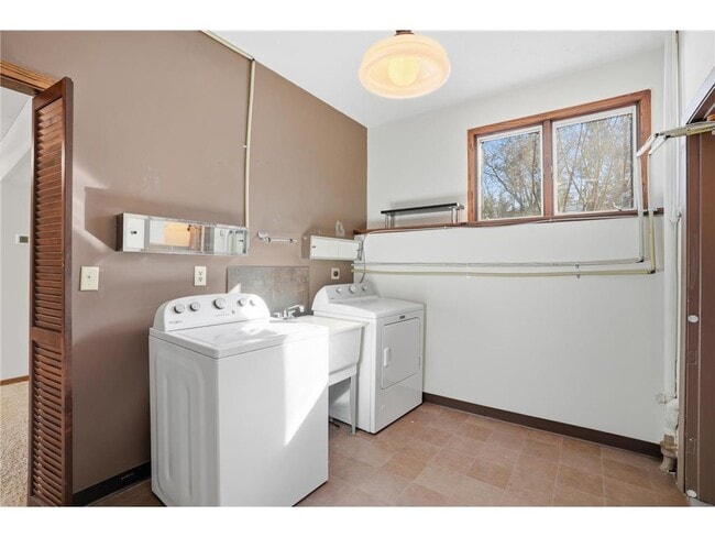 Building Photo - 15102 Afton Hills Dr S