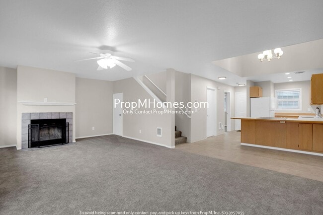 Building Photo - Three Bedroom Gem in Jennings Lodge - Garage Included!