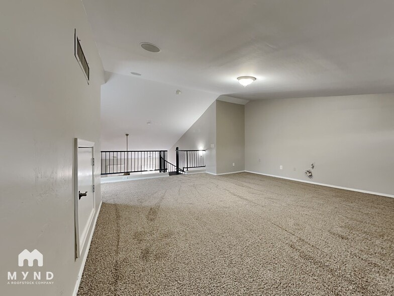 Building Photo - 5733 S 21st Pl