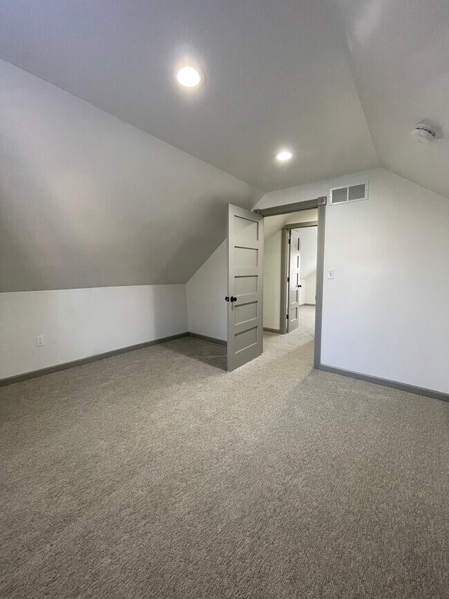 Bed 2 - 250 Allen Ave