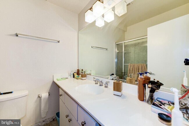 Building Photo - 2363 Champlain St NW