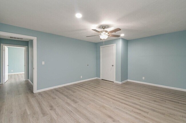 Building Photo - 3735 Woodpeckers Grove