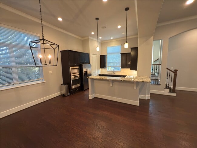 Building Photo - 5640 Larkin St