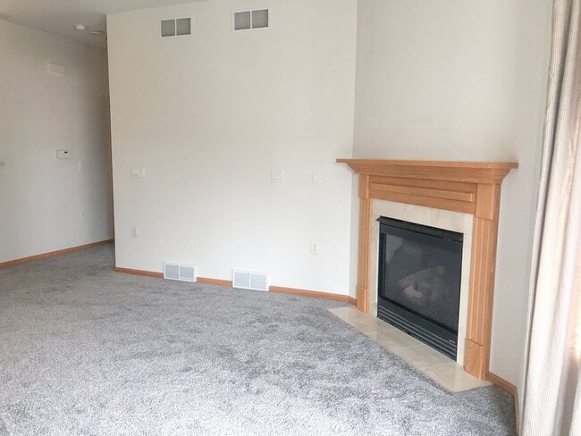 Building Photo - Verona Schools! Awesome 2BR/2BA townhouse-style condo for rent on West Side!