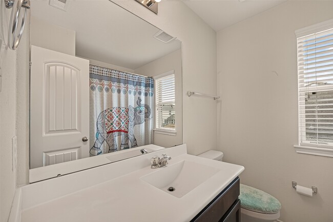 Building Photo - 322 Marble Springs Ln