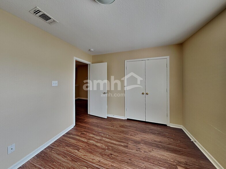 Building Photo - 9742 Liberty Grn