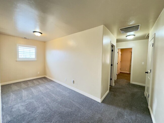 Building Photo - 1078 Cinnamon Ridge Dr