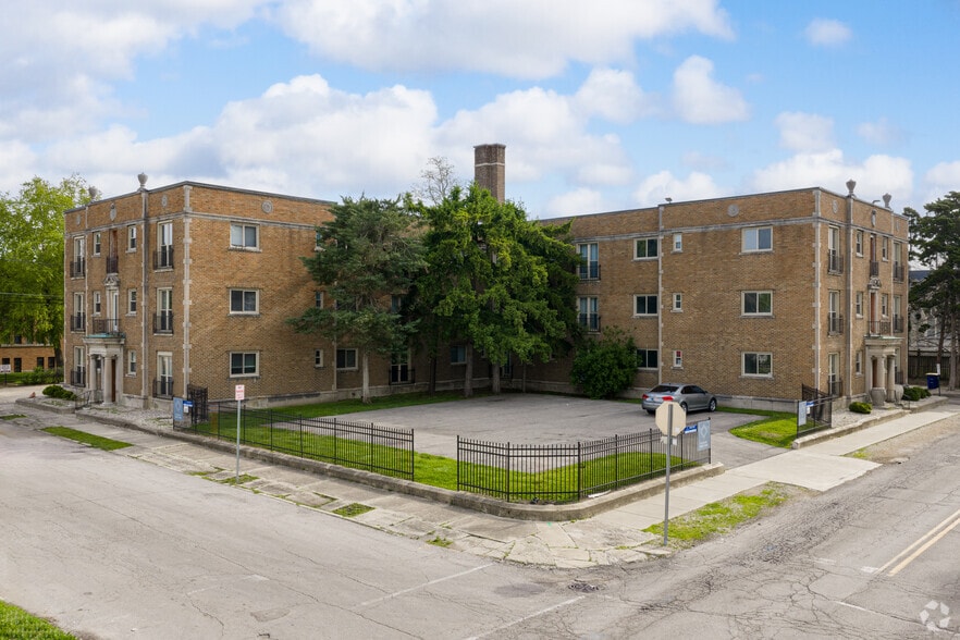 Building Photo - Flats at West End