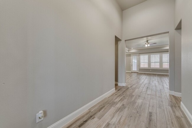 Building Photo - 8616 Rutland Dr