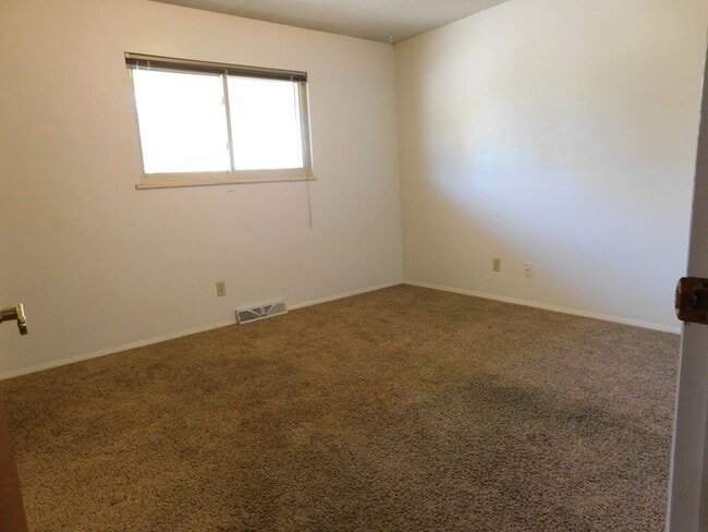 Building Photo - Home in Paradise Hills Sub-Division
