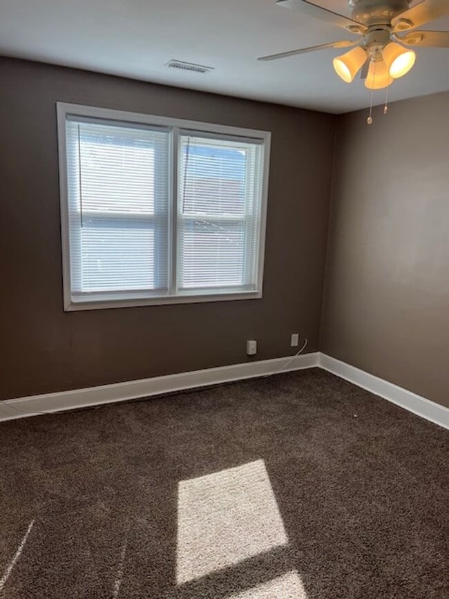 Building Photo - 3 Bedroom Home with Basement and yard