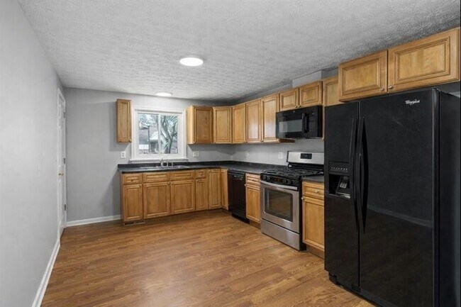 Building Photo - 45 Marsden Rd