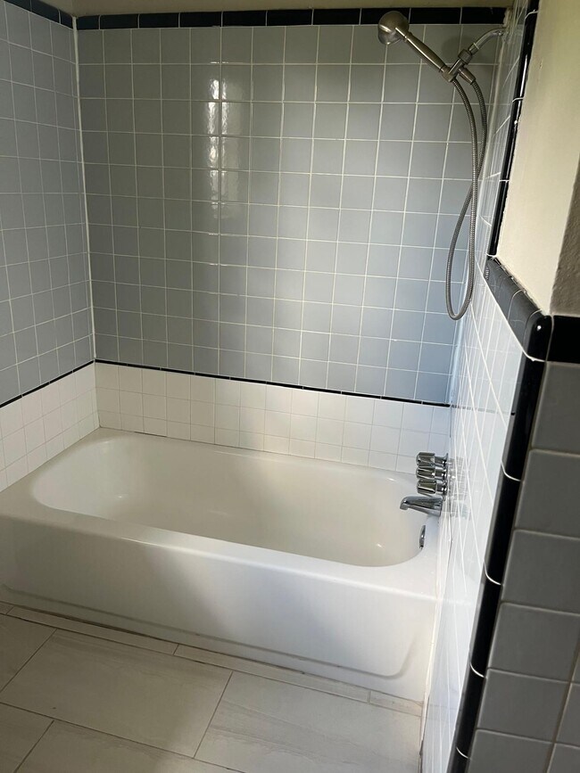 Building Photo - 720S 9th St