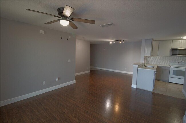 Building Photo - 8837 Latrec Ave