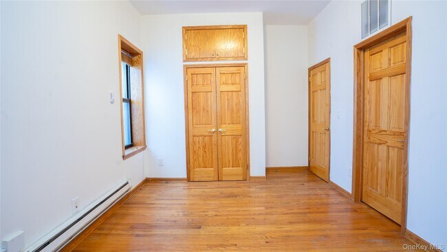 Building Photo - 46 N Village Ave