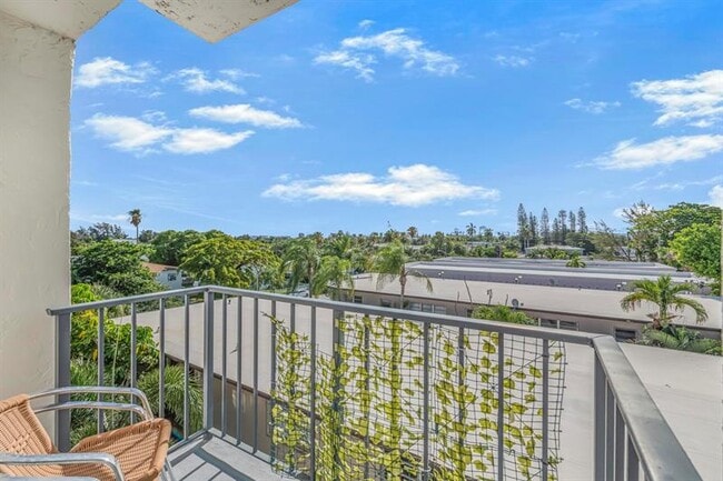 Building Photo - 1960 Marseille Dr