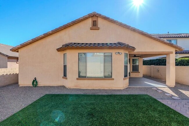 Building Photo - Spacious Elegance in Rancho Sahuarita’s Ga...