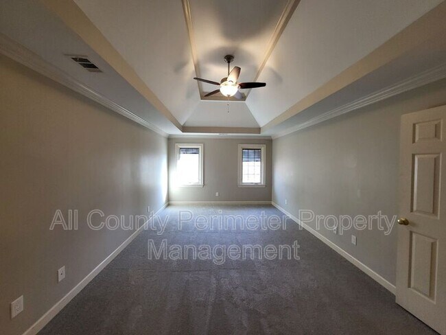 Building Photo - 2438 Kings Arms Dr