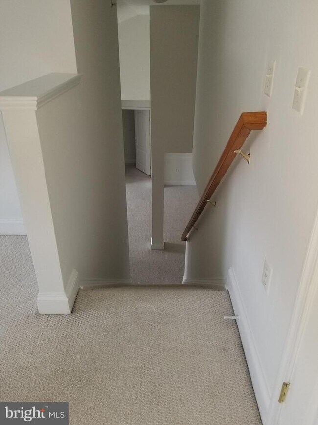 Building Photo - 12824 Clarksburg Square Rd