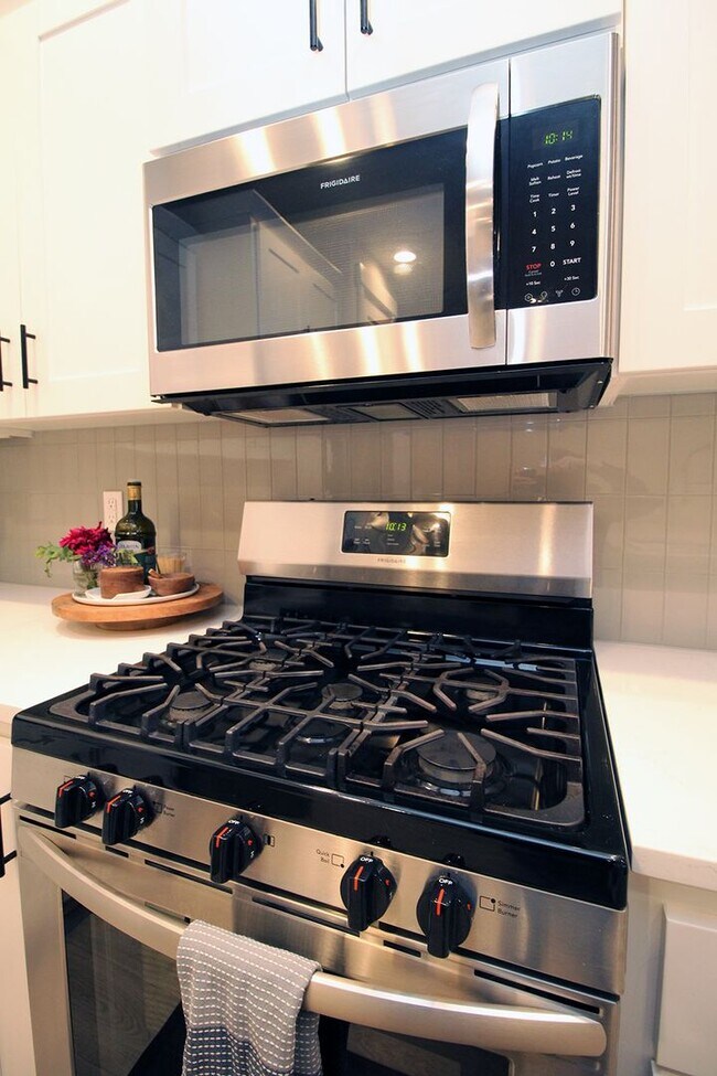 Building Photo - New Construction 3 Bedroom Townhome at Ple...